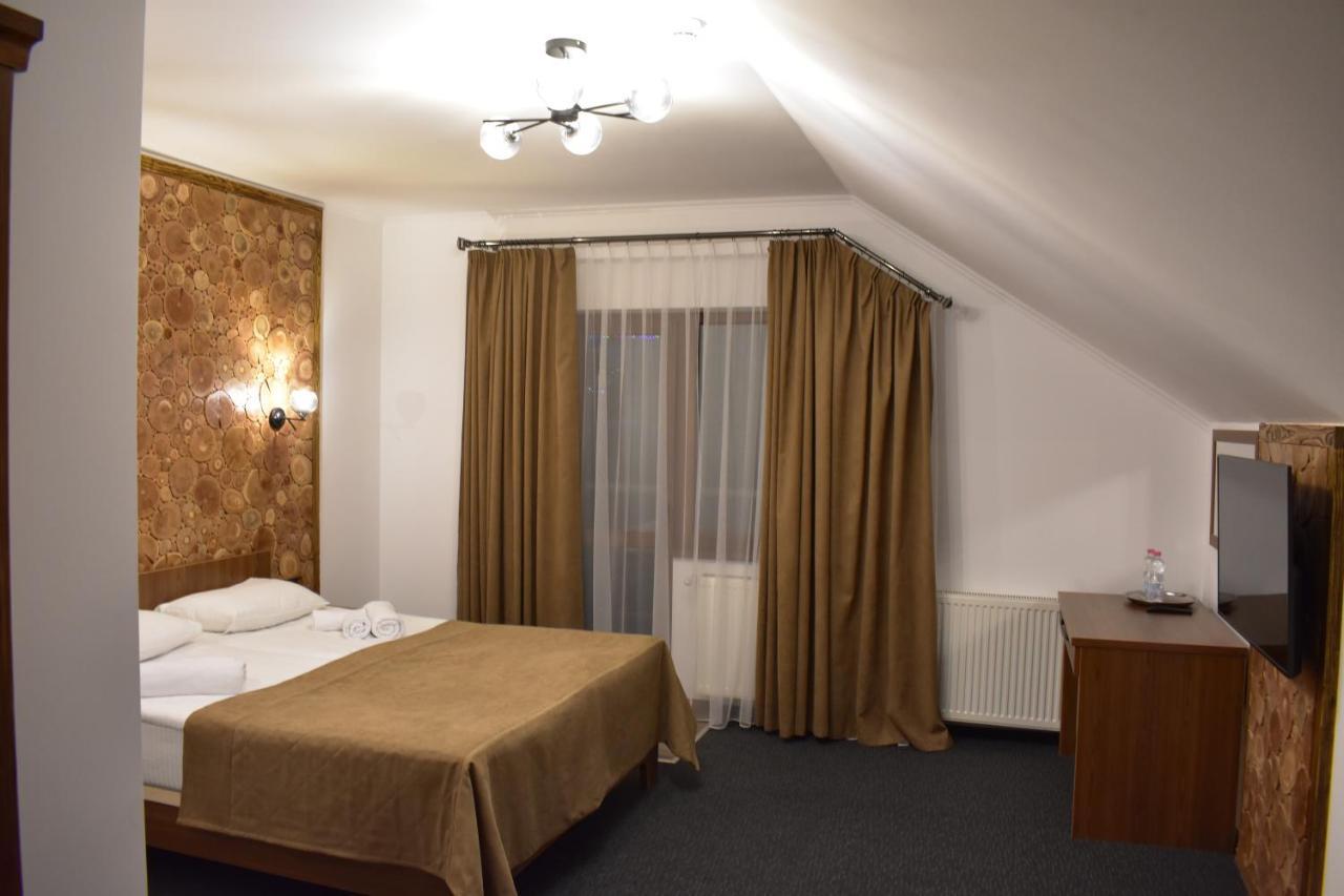 Князів Двір Hotell Bukovel Exteriör bild
