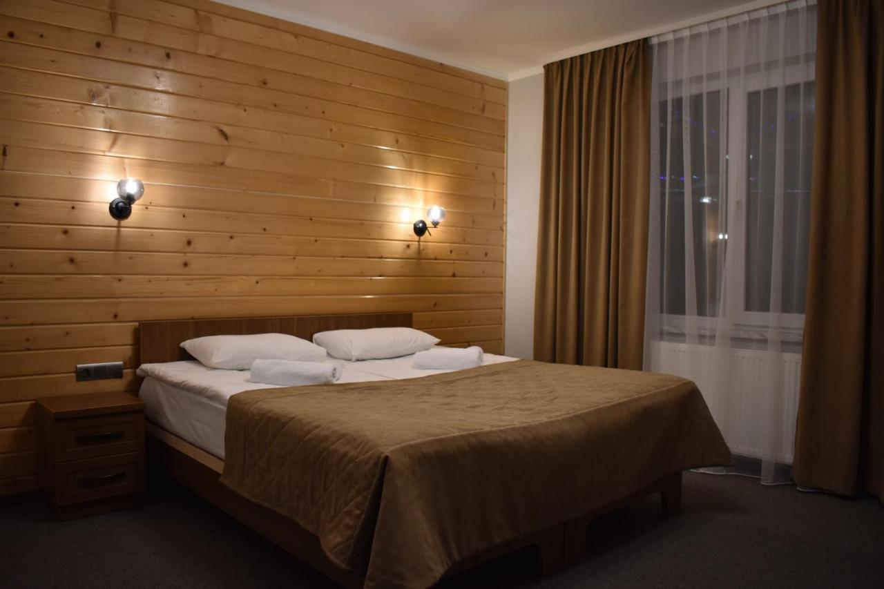 Князів Двір Hotell Bukovel Exteriör bild