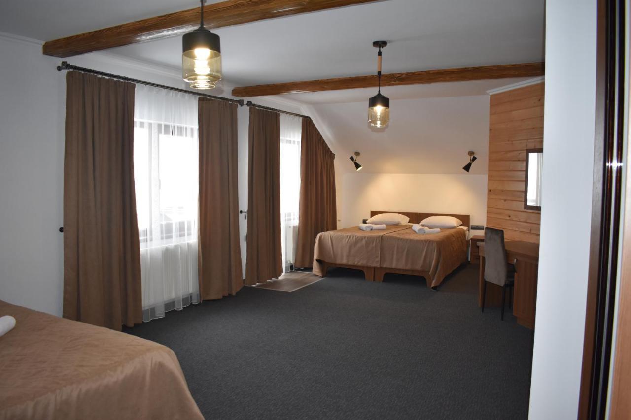 Князів Двір Hotell Bukovel Exteriör bild