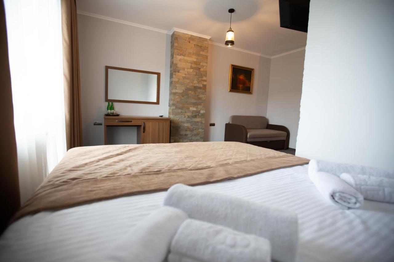 Князів Двір Hotell Bukovel Exteriör bild