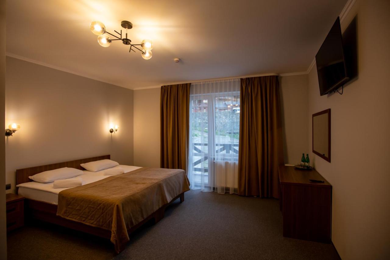 Князів Двір Hotell Bukovel Exteriör bild