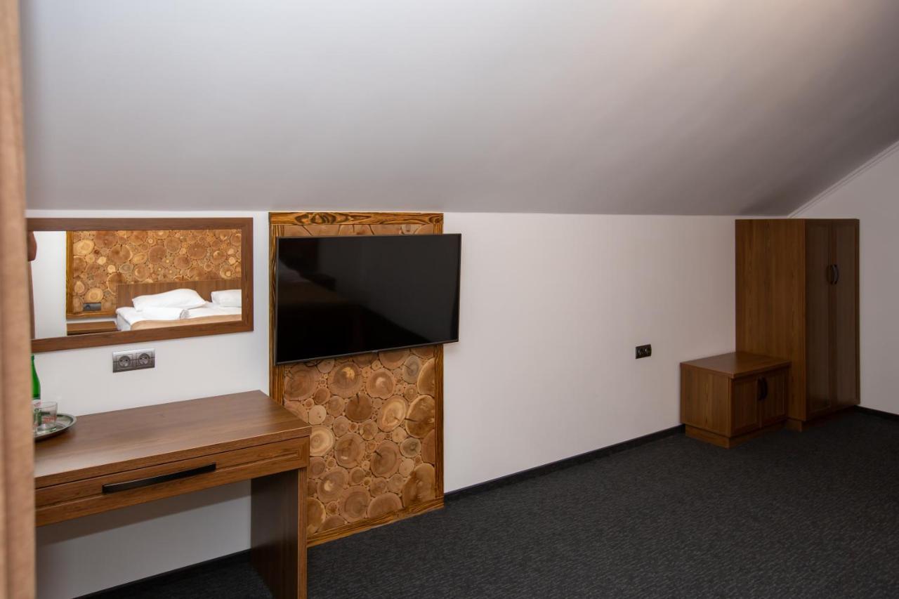 Князів Двір Hotell Bukovel Exteriör bild