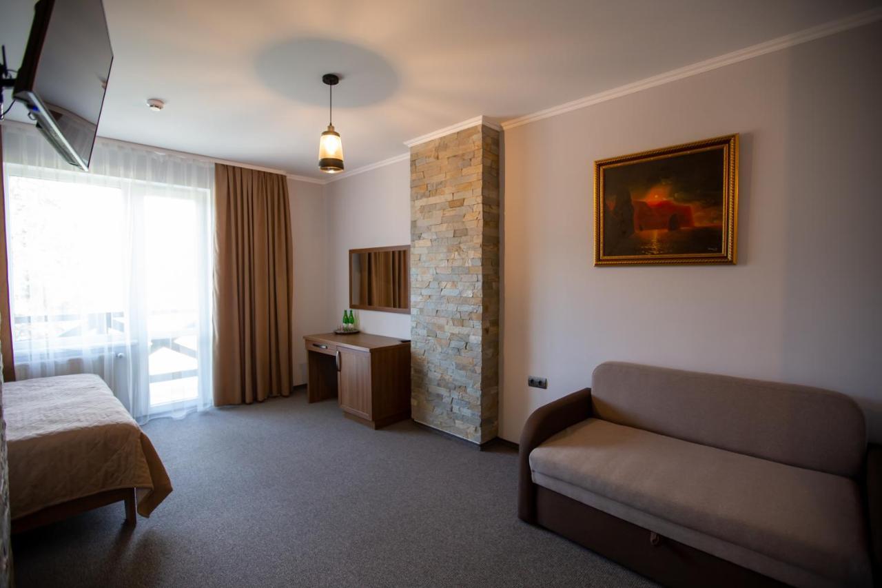 Князів Двір Hotell Bukovel Exteriör bild