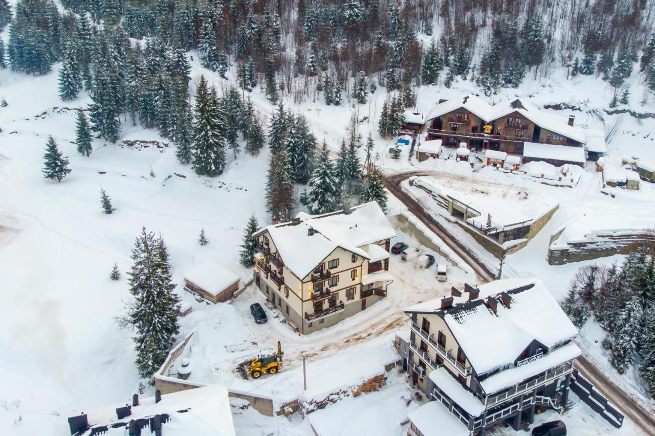 Князів Двір Hotell Bukovel Exteriör bild
