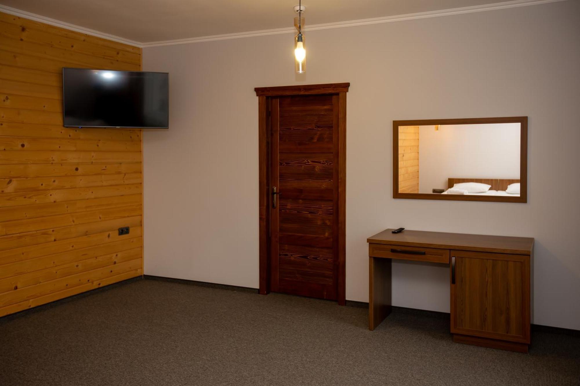 Князів Двір Hotell Bukovel Exteriör bild