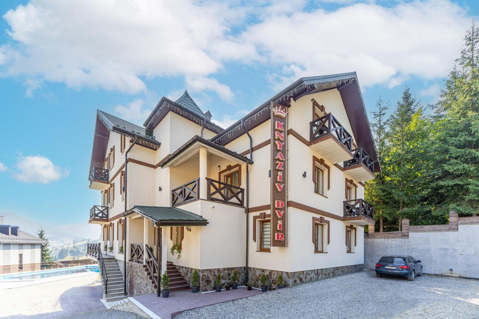 Князів Двір Hotell Bukovel Exteriör bild