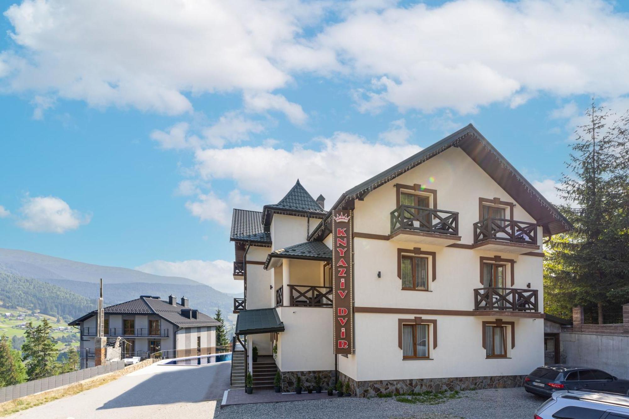 Князів Двір Hotell Bukovel Exteriör bild